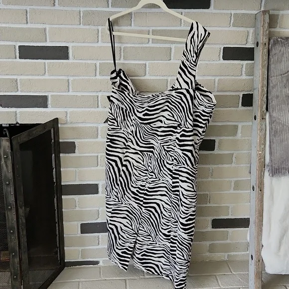 NWT Zebra Print One Shoulder Dress - Picture 5 of 17